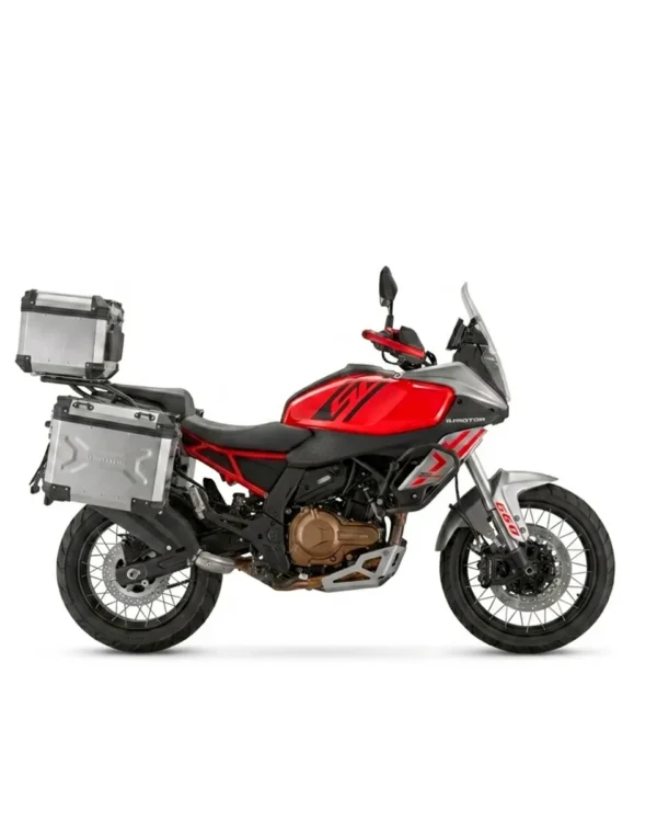 QJMotor SRT 550SX Touring roja con maletas laterales y top case